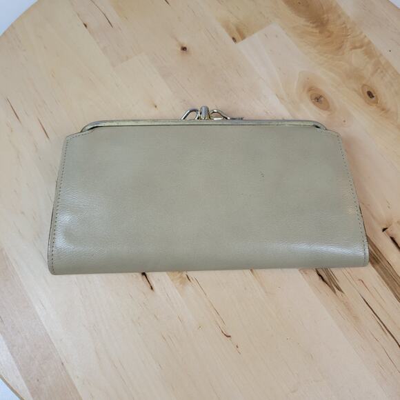 Vintage Ladies Wallet 8" Cream Beige Velvet Cowhide Gold Kiss Lock Checkbook - Picture 9 of 13